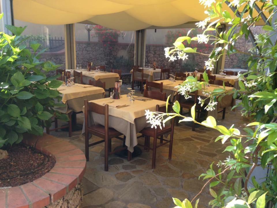 Albergo Ristorante Bergallo Tovo San Giacomo Exteriör bild